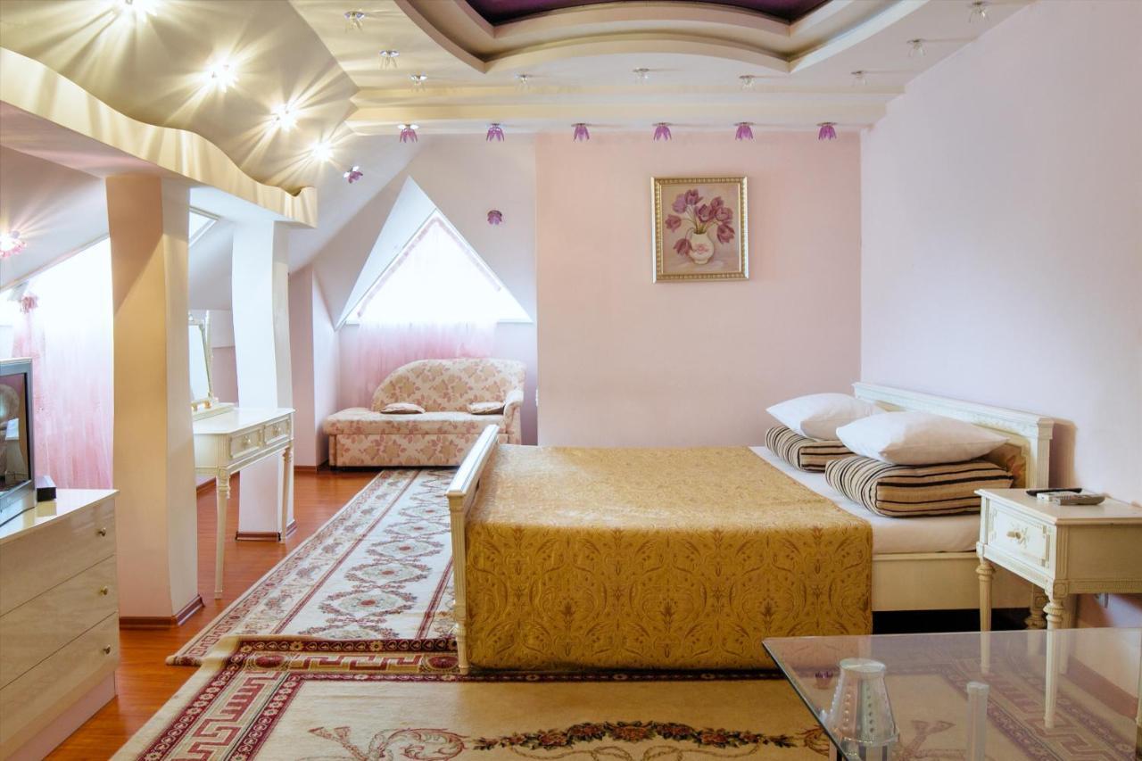 Santorini Hotel Codru Luaran gambar