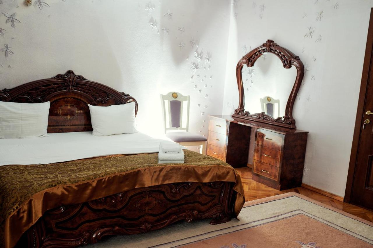 Santorini Hotel Codru Luaran gambar
